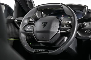 Peugeot 2008 Peugeot 2008 1.2 PureTech 130 PK GT - Automaat | Dig. Cockpit | Adapt. Cruise | Elek. stoel | Stoelverw. | PDC | Camera | NAV + App. Connect | ECC | LM 17
