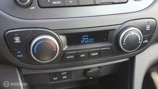 Hyundai i10 Hyundai i10 1.0i Comfort Navigatie | Cruise Control | Climate Controle - afbeelding nr 17
