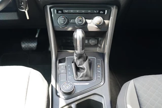 Volkswagen Tiguan Volkswagen Tiguan 1.4 TSI 4Motion Highline Business R - Trekhaak - Standkachel - Stoelverwarming & stuurwielverwarming - Parkeercamera - Climate Control - Cruise Control - LED - - afbeelding nr 9