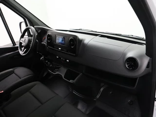 Mercedes-Benz Sprinter Mercedes-Benz Sprinter 315CDI L2H2 | Mbux Touchscreen Camera | Betimmering | Airco | Cruise | 3-Persoons - afbeelding nr 20