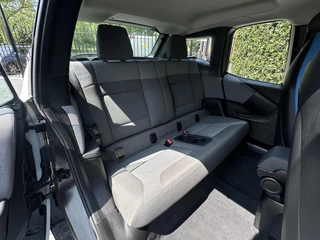 BMW i3 BMW i3 120Ah 42 kWh, PANO, NAVI, CRUISE, LED, ECC-AIRCO, CAMERA, STOELVERWARMING, LICHTMETAAL 18