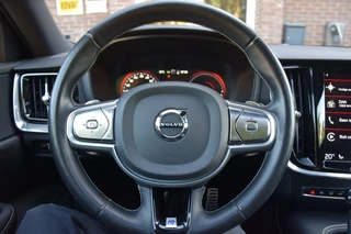 Volvo V60 Volvo V60 2.0 T6 R-DESIGN PANO.DAK/CAMERA/HEAD-UP DISPLAY - afbeelding nr 18