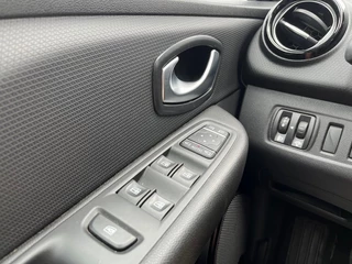 Renault Clio Renault Clio ESTATE 0.9 TCE INTENS / NAVI / CAMERA / TREKHAAK / DAB / LED - afbeelding nr 13
