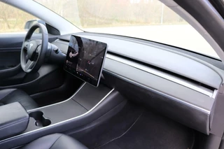 Tesla Model 3 Tesla Model 3 Long Range AWD 75 kWh black&white chrome delete uitstraling! autopilot dual motor stoelverwarming v+a panodak - afbeelding nr 15
