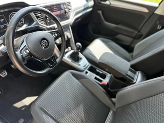 Volkswagen T-Roc Volkswagen T-Roc 1.0 TSI | Camera | CarPlay | Dode Hoek Detectie | Elektirsche Achterklep | Dealer Onderhouden | - afbeelding nr 6