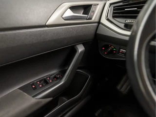 Volkswagen Polo Volkswagen Polo 1.0 TSI Sportline (APPLE CARPLAY, LM VELGEN, CRUISE, SPORTSTOELEN, LED ACHTERLICHTEN, NIEUWE APK, NIEUWSTAAT) - afbeelding nr 23