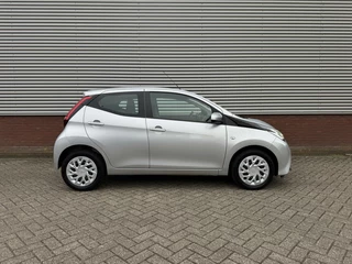 Toyota Aygo Toyota Aygo 1.0 VVT-i x-joy|Camera|Led|Airco|Carplay|Elek.spiegels|Bluetooth| - afbeelding nr 5
