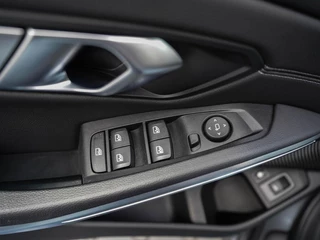BMW 3 Serie BMW 3-serie Touring 330e 293pk Sport Line | Full LED | Carplay | Stoel/stuurverwarming | Trekhaak - afbeelding nr 47