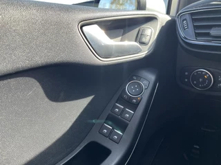 Ford Fiesta Ford Fiesta 1.0 EcoBoost Titanium 100pk 100pk Apple Carplay | Android Auto | Cruise control | Parkeersensoren | Climate Control | Apple Carplay & Android Auto | - afbeelding nr 22