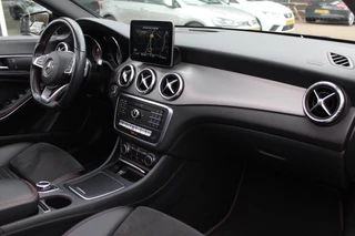 Mercedes-Benz CLA Mercedes-Benz CLA Shooting Brake 180 / Panoramadak / Camera / Half leder / Navigatie / 18'' / LED Koplampen / Stoelverwarming / Cruise Control - afbeelding nr 13