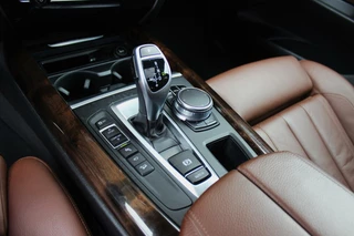 BMW X5 ➡️ BMW X5 xDrive50i F15 High Executive 7p M-sport | M-pakket | 2e eigenaar | Dakraam | Head-up | 20 inch | LED | Camera | 449 pk | 7 persoons | Harman-kardon | Keyless go/entry - afbeelding nr 29