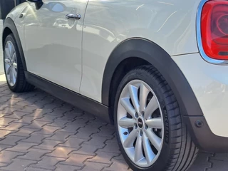 MINI Cooper | Automaat | LED | Airco | Cruise | Navi | PDC | LMV | - afbeelding nr 31