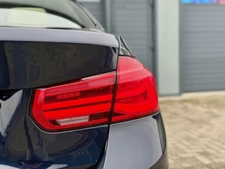 BMW 3 Serie BMW 3-serie 330e 252pk Centennial High Executive | Plug In Hybride | Lage KM NAP ! | Luchtvering | Compleet | NL Auto & Dealeronderhouden | - afbeelding nr 15
