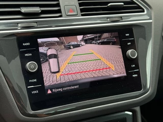 Volkswagen Tiguan Volkswagen Tiguan 1.5 TSI DSG 2x R-LINE Panodak Leer Trekhaak 20 Inch - afbeelding nr 54