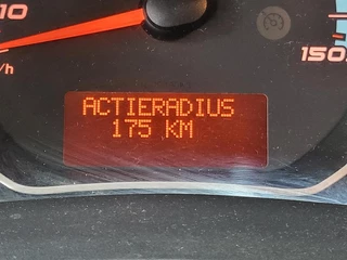 Renault Master Renault Master E-Tech T31 L3H2 52 kWh | POST NL instapklaar | Schappen | Sidebars | Achteropstap | Doorloop | Laadvloer | Aantal gebruikerssporen blijven zitten - afbeelding nr 12