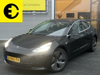 Tesla Model 3 - 518430571-0