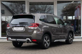 Subaru Forester Subaru Forester 2.0i e-BOXER First Edition | Trekhaak | Navigatie | 1e eigenaar - afbeelding nr 2