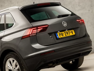 Volkswagen Tiguan 150Pk Automaat (VIRTUAL COCKPIT, APPLE CARPLAY, NAVIGATIE, KEYLESS, STOELVERWARMING, CLIMATE, SPORTSTOELEN, ADAPTIVE CRUISE, LED KOPLAMPEN, PARKEERSENSOREN, NIEUWE APK, NIEUWSTAAT) - afbeelding nr 13