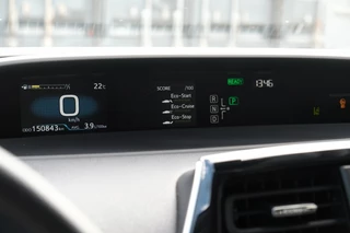 Toyota Prius Toyota Prius 1.8 122PK Hybrid Aspiration Automaat | Bluetooth | - afbeelding nr 2