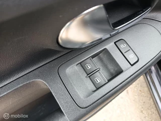 Volkswagen up! Volkswagen Up! 1.0 5 deurs move up! BlueMotion airco/navigatie - afbeelding nr 11