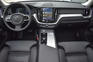 Volvo XC60 Volvo XC60 T6 350pk AWD Ultimate Dark | Climate | Trekhaak | 360 - afbeelding nr 4
