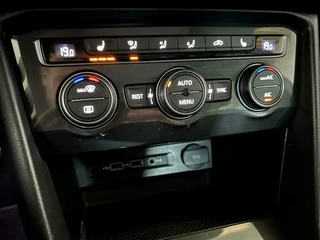 Volkswagen Tiguan Volkswagen Tiguan 1.4 TSI ACT 2X R-Line Pano Virtual Trekh - afbeelding nr 38