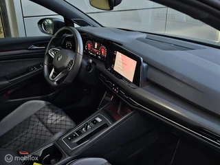 Volkswagen Golf Volkswagen Golf 1.5 eTSI R-Line Panorama/HUD/Harman Kardon/Keyless - afbeelding nr 17