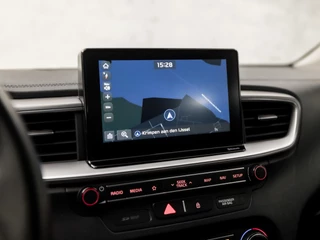 Kia Ceed Sportswagon (APPLE CARPLAY, GROOT NAVI, CAMERA, CLIMATE, SPORTSTOELEN, TREKHAAK, CRUISE, DAB+, NIEUWSTAAT) - afbeelding nr 23