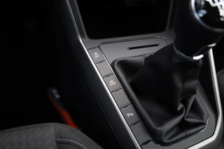 Volkswagen Polo Volkswagen Polo 1.0 TSI 95pk Comfortline Business Navi Clima ACC DAB+ CarPlay NL-Auto NAP! - afbeelding nr 24