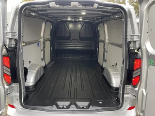 Ford Transit Custom Ford Transit Custom 320 2.0 TDCI L2H1 Limited SCI  170pk Automaat! | 5 jaar garantie |  17 inch velgen | Dubbele schuifdeur | Draadloos opladen | Reservewiel |  70L brandstoftank | Trekhaak - afbeelding nr 11