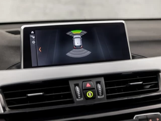 BMW X1 221Pk Automaat (GROOT NAVI, CLIMATE, ALCANTARA, ELEK ACHTERKLEP, SPORTSTOELEN, PARKEERSENSOREN, LED KOPLAMPEN, DAB+, NIEUWSTAAT) - afbeelding nr 23
