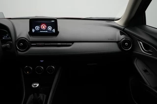 Mazda CX-3 Mazda CX-3 2.0 SkyActiv-G Luxury met vaste trekhaak en all-weather banden : dealer onderhouden - afbeelding nr 32