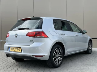 Volkswagen Golf Volkswagen Golf 1.2 TSI 110pk Allstar | keyless | camera | clima - afbeelding nr 9