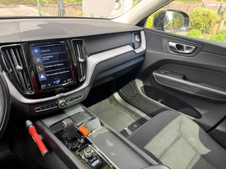 Volvo XC60 Volvo XC60 2.0 Recharge T6 AWD Business Pro Airco/Automaat/Stoelverw./Camera - afbeelding nr 23