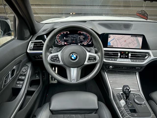 BMW 3 Serie BMW 3 Serie 330i M-PERFORMANCE DAK|HEADUP|360CAM|ACC|INDIVIDUAL - afbeelding nr 25
