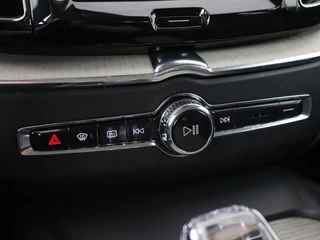 Volvo XC60 Volvo XC60 2.0 T8 Twin Engine AWD Inscription | Panoramadak |  Trekhaak | Leder | Camera | Carplay | Navigatie | Full LED | Climate control - afbeelding nr 27