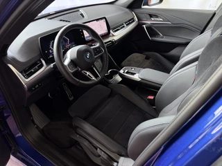 BMW X1 BMW X1 XDRIVE 25E M-SPORT LED ELEK.KLEP NAVI STOELVERW M-SHADOW LINE CARPLAY/ANDROID ZWARTE.HEMEL PHEV PLUG IN HYBRID AWD 4X4 4WD - afbeelding nr 3