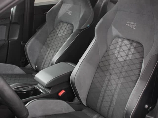 Volkswagen Golf Volkswagen Golf 1.5 eTSI 150pk DSG R-Line | Panorama dak | Navigatie | Apple Carplay/Android Auto | Climate Control | Camera | Dab | Extra Getint Glas | Adaptive Cruise Control | Virtual Cockpit | Lichtmetalen Velgen - afbeelding nr 10