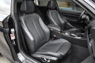 BMW 1 Serie BMW 1-serie M140i xDrive High Executive Pano Camera H/K Leder Elekstoel - afbeelding nr 19