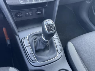 Hyundai Kona Hyundai Kona 1.0T Comfort | Navigatie via Apple Car Play | Achteruitrij camera | 18