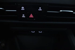 Volkswagen Golf Volkswagen Golf 1.0 TSI Life (PARKEERSENSOREN, CAMERA, SFEER, CRUISE CONTROL ADAPTIEF, PARKEERSENSOREN, NAVIGATIE, NL-AUTO) - afbeelding nr 17