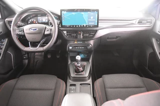 Ford Focus Ford Focus Wagon Hybrid ST-Line *1ste Eigenaar*Navigatie* - afbeelding nr 2