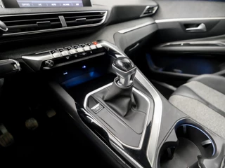 Peugeot 3008 (PANORAMADAK, APPLE CARPLAY, GROOT NAVI, 360 CAMERA, LEDER, GETINT GLAS, SPORTSTOELEN, TREKHAAK, NIEUWE APK, NIEUWSTAAT) - afbeelding nr 11