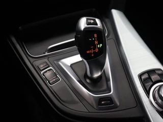 BMW 3 Serie BMW 3 Serie 330e M Sport [SPORTSTOELEN, SPORTSTUUR, PDC ACHTER, CRUISE, CLIMATE, NIEUWSTAAT] - afbeelding nr 19