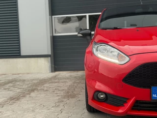 Ford Fiesta Ford Fiesta ST RACE RED 182 PK / AIRCO RECARO STOELVERWARM BT PDC CAMERA - afbeelding nr 43