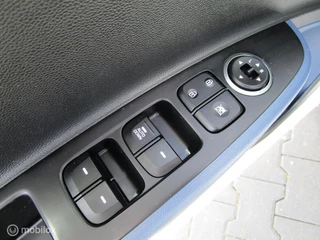 Hyundai i10 Hyundai i10 1.0i i-Motion Comfort 5drs 105dkm! Airco Cruise - afbeelding nr 16