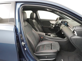 Mercedes-Benz A-Klasse Mercedes-Benz A-Klasse 250e AMG // Panoramadak // Memory // Trekhaak // Keyless // Carplay // Sfeerverlichting // MultiBeam LED // Night Pakket // Augmented Reality - afbeelding nr 48