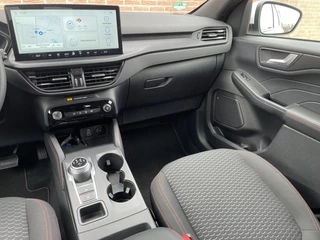 Ford Kuga Ford Kuga 2.5 PHEV ST-Line 243PK TECHPACK! PANODAK! - afbeelding nr 25