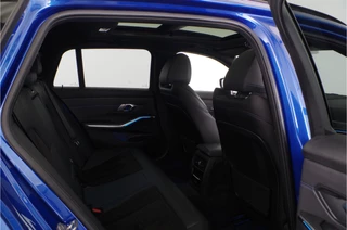 BMW 3 Serie BMW 3-serie Touring 330e M Sport Pano.schuif/Laser LED/Adaptive ophanging/Memory/Head-up/Portimo Blue... - afbeelding nr 20