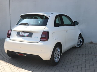 Fiat 500e Fiat 500e RED 42 kWh | Pack Fomfort | 360 PDC | Winter - afbeelding nr 5